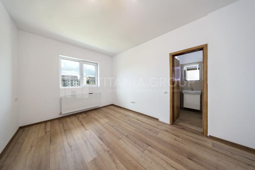 Apartament cu 3 camere decomandat în Tractorul