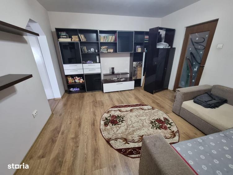 Apartament cu 2 camere semidecomandat în Onești