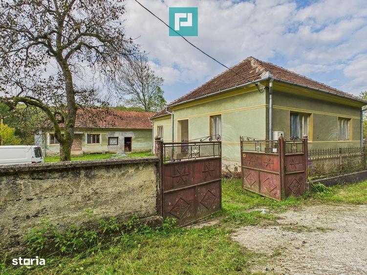 Casă cu 4 camere în Stejar
