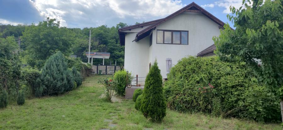 Casă cu 4 camere în Nișcov