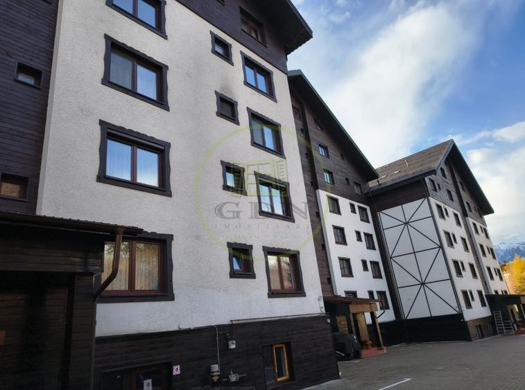 Apartament cu 3 camere decomandat, mobilat în Clăbucet