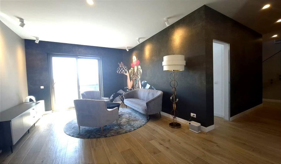 Penthouse cu 3 camere decomandat în Grădina Icoanei