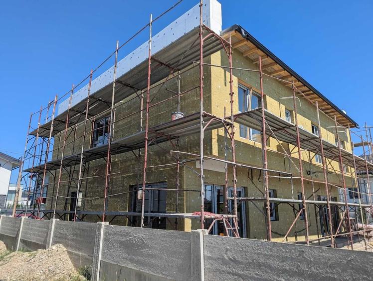 Casă cu 4 camere în Central