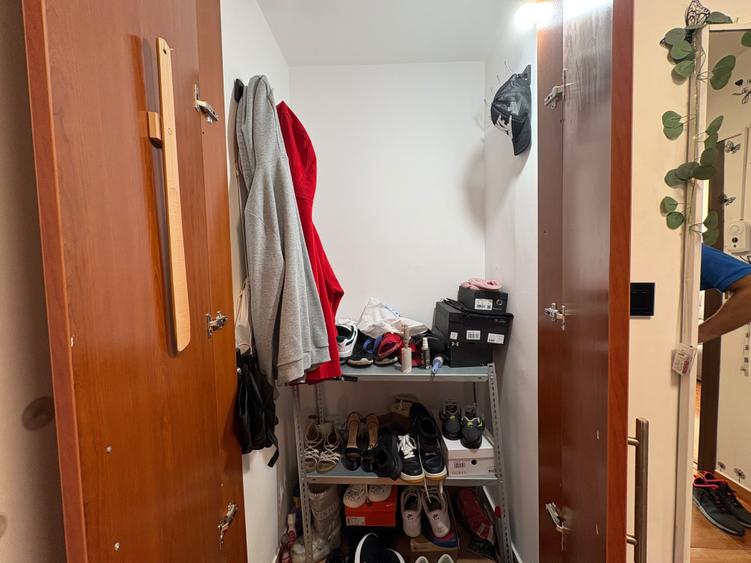 Apartament cu 3 camere decomandat în Apărătorii Patriei