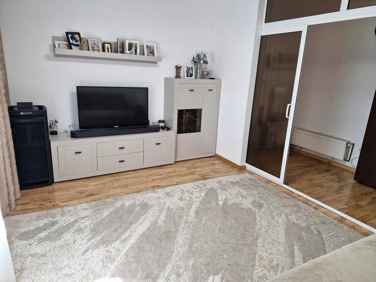 Apartament cu 2 camere decomandat în George Enescu