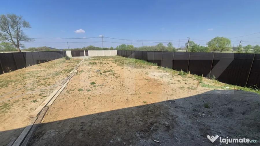 Casă cu 3 camere cu Teren 950 Mp în Central