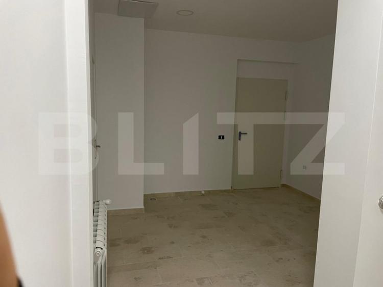 Spațiu comercial, de 600 mp, în Central