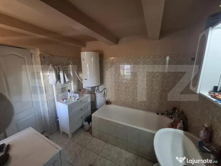 Casă cu 3 camere cu Teren 1561 Mp în Lazuri