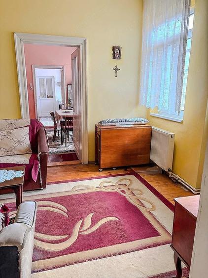 Casă cu 4 camere cu Teren 290 Mp în Central