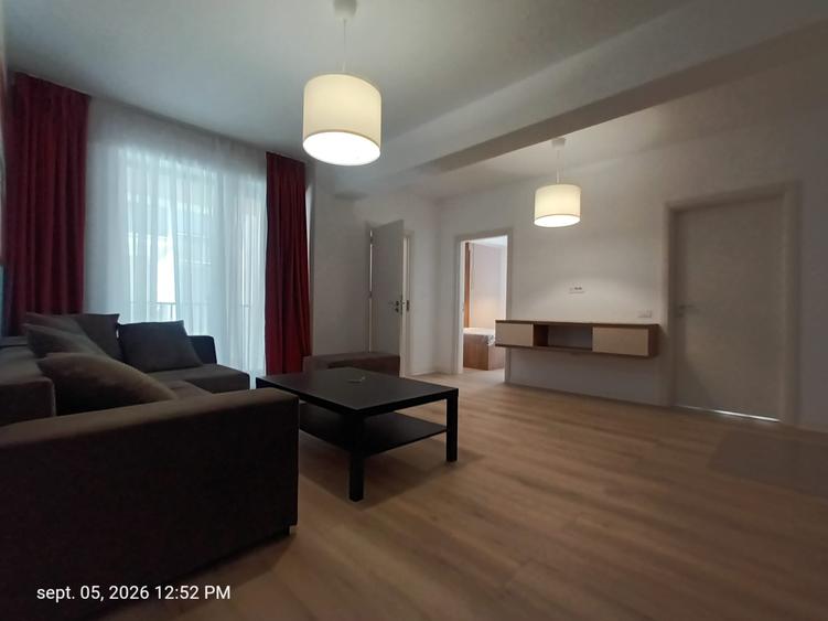 Apartament cu 3 camere semidecomandat în Otopeni