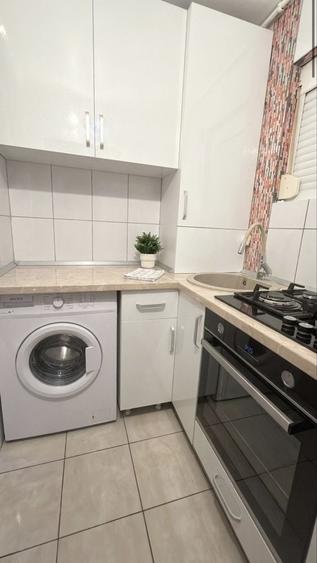 Apartament cu 2 camere decomandat în Războieni
