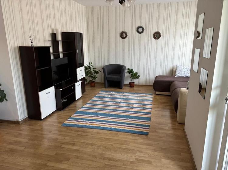 Apartament cu 2 camere decomandat în Drumul Taberei