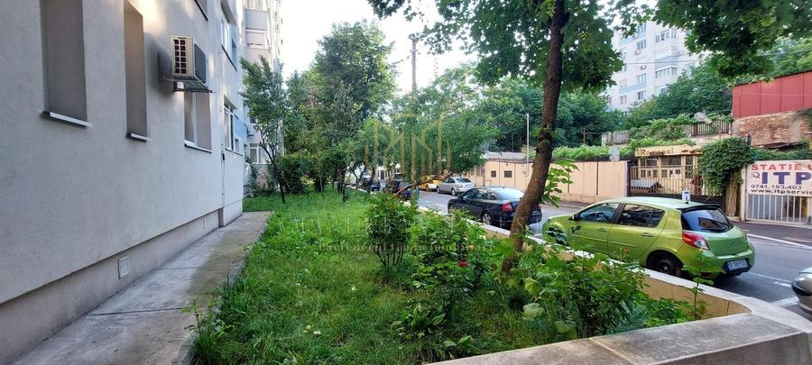 Apartament cu 2 camere semidecomandat în Olteniței