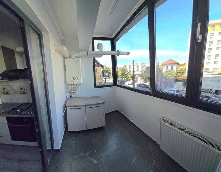 Apartament cu 2 camere decomandat în Teilor
