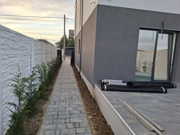 Casă cu 4 camere în Dumbrăvița
