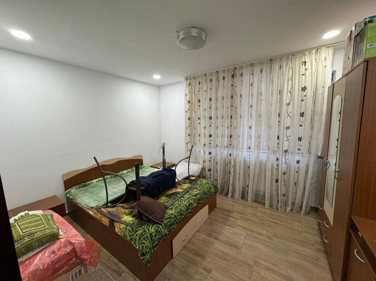 Apartament cu 3 camere decomandat în Colentina