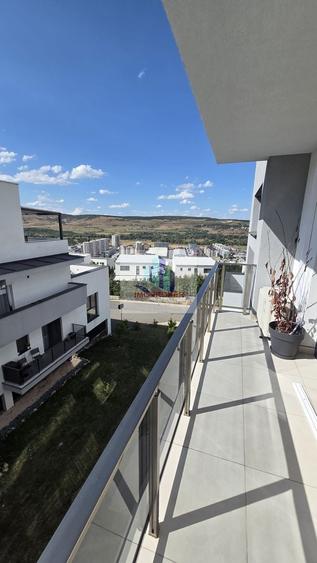 Apartament cu 2 camere semidecomandat, mobilat în Florești