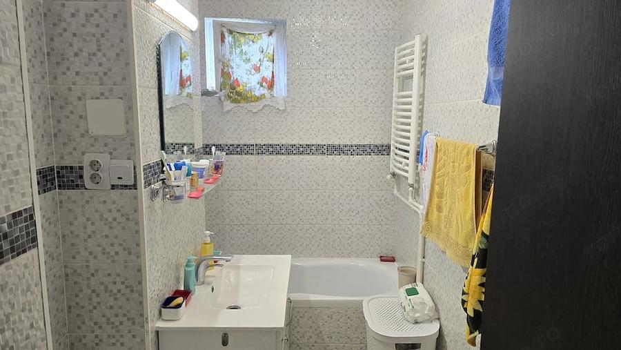 Apartament cu 2 camere decomandat în Piața Centrală
