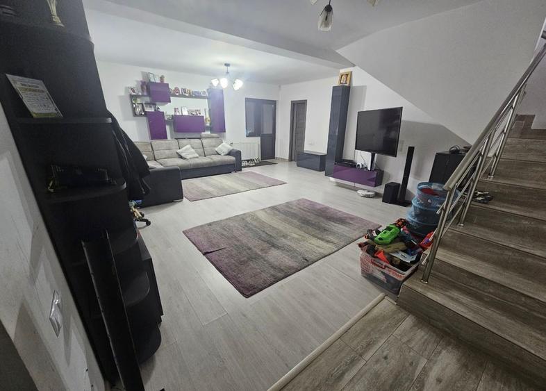 Casă individuală cu 5 camere cu Canalizare în Afumați