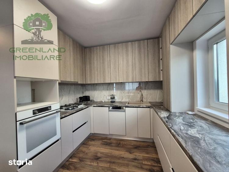 Casă cu 5 camere cu Teren 250 Mp în Tomești