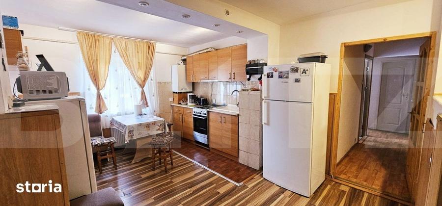 Apartament de vanzare, cu 3 camere, decomandat, 68mp, parter inalt - 8
