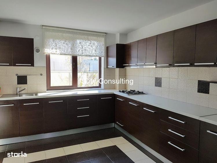 Casă cu 4 camere în Central