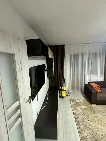 Apartament cu 4 camere în Drumul Taberei