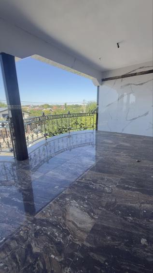 Casă cu 4 camere în Lumina