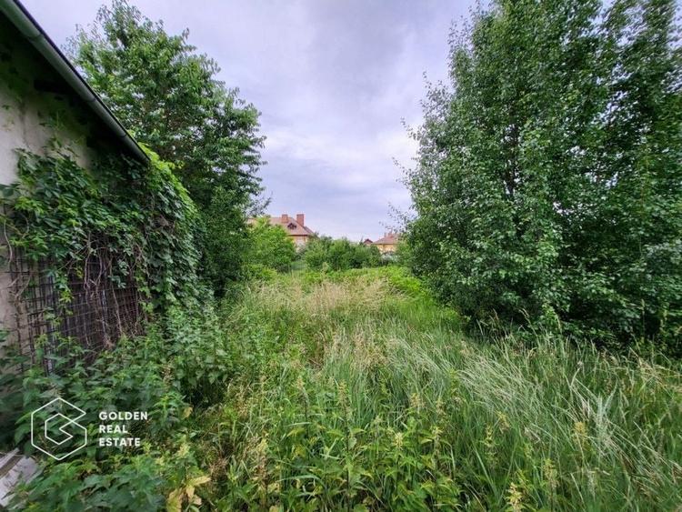 Casă individuală cu 3 camere cu Teren 7105 Mp în Central