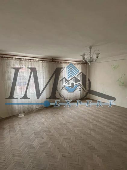 Casă individuală cu 4 camere cu Canalizare în Ultracentral