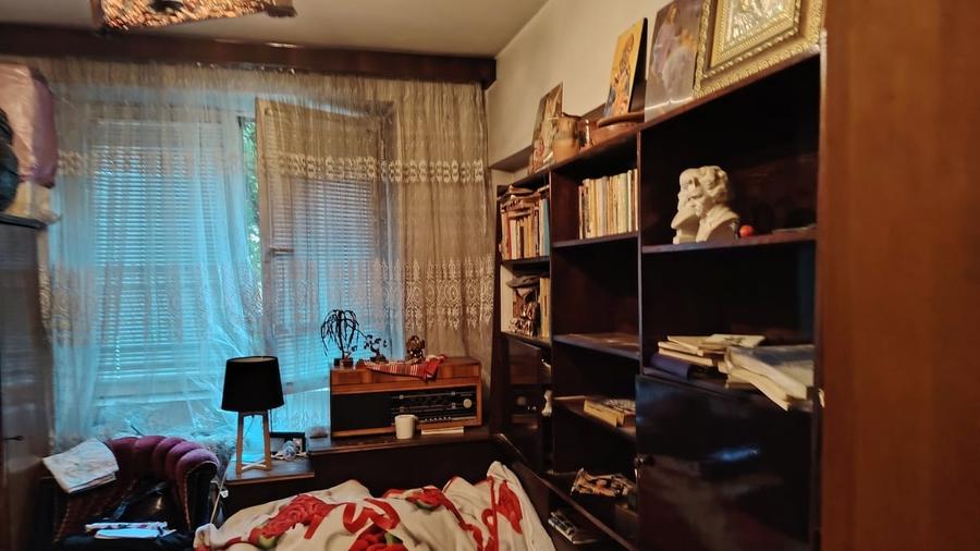 Apartament cu 3 camere semidecomandat în Tineretului