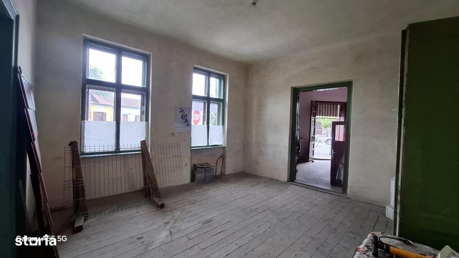 Casă cu 4 camere în Ilia