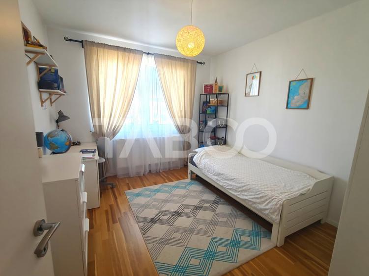 Apartament cu 3 camere decomandat, mobilat în Șelimbăr