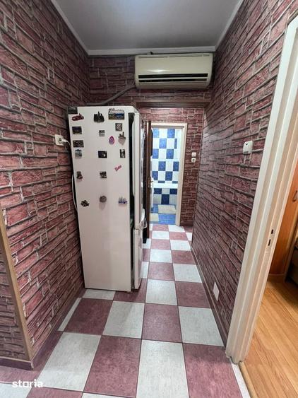Apartament cu 3 camere decomandat în Berceni