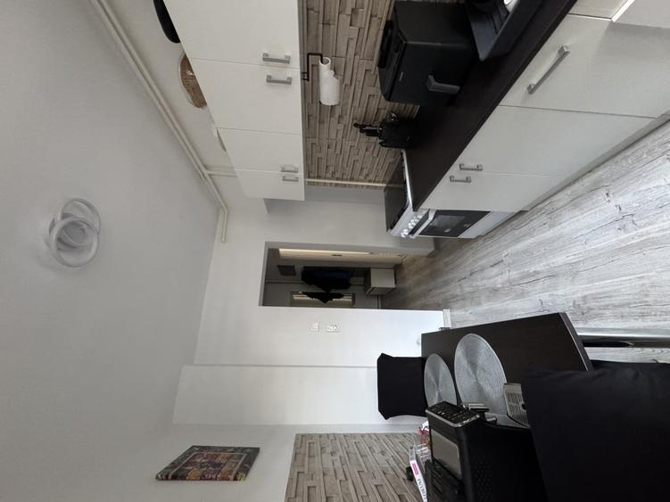 Apartament cu 2 camere semidecomandat în Vlahuță
