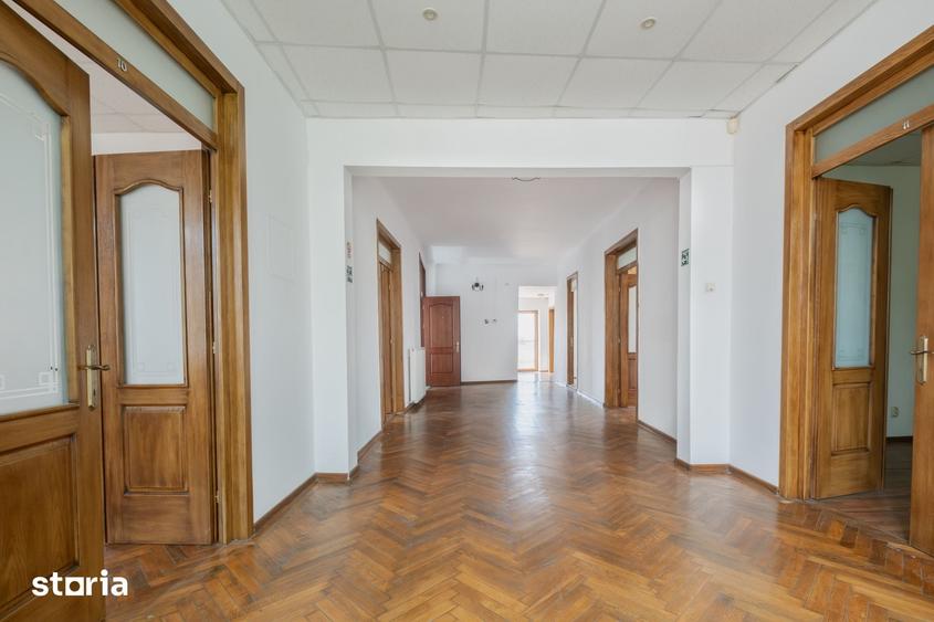 Casă cu Teren 385 Mp în Peninsula