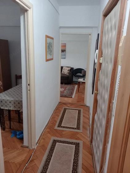 Garsonieră decomandată în P-ța Unirii