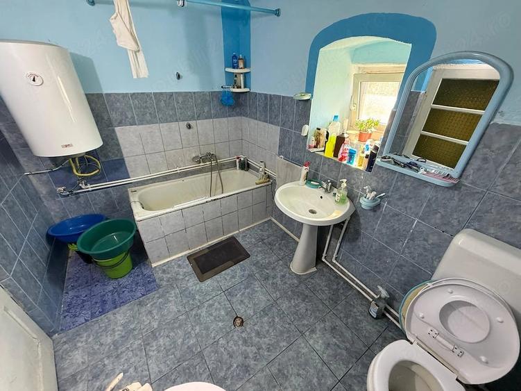 Casă cu 3 camere cu Teren 1797 Mp în Iecea Mică