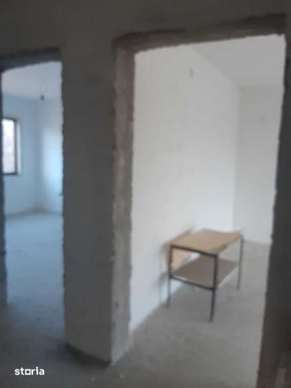 Casă cu 4 camere cu Teren 320 Mp în Bradu