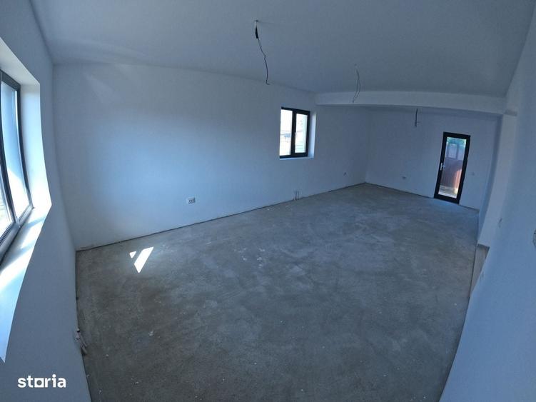 Casă cu 3 camere în Uiești