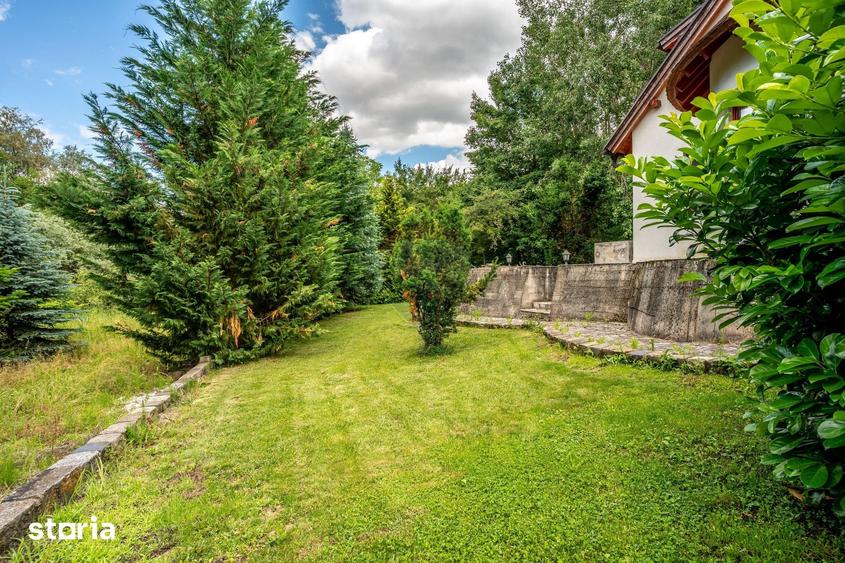 Casă cu 6 camere cu Teren 5955 Mp în Mănăștur