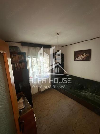Apartament cu 4 camere decomandat în Govândari