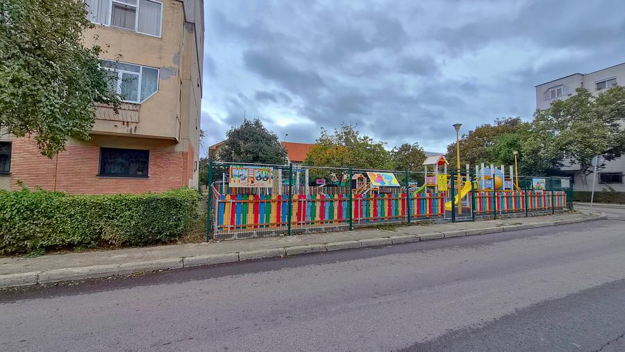 Apartament cu 2 camere semidecomandat în Inel II