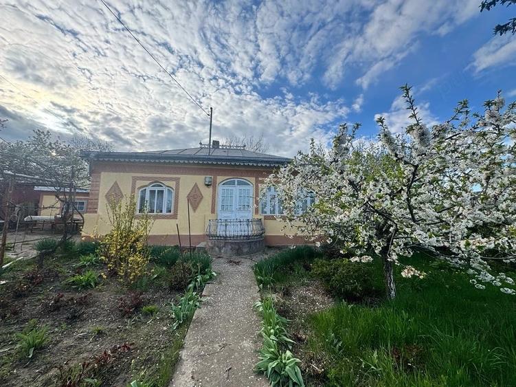 Casă cu Teren 522 Mp în Mănăstirea Doamnei
