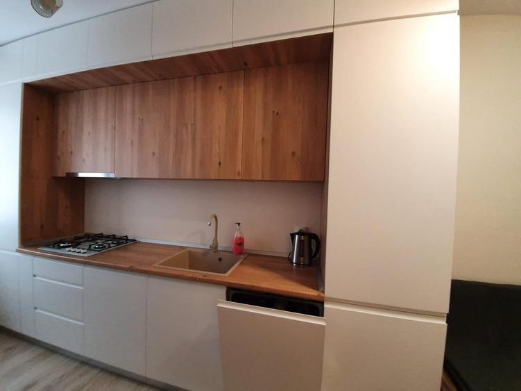 Apartament cu 2 camere semidecomandat în Fundeni