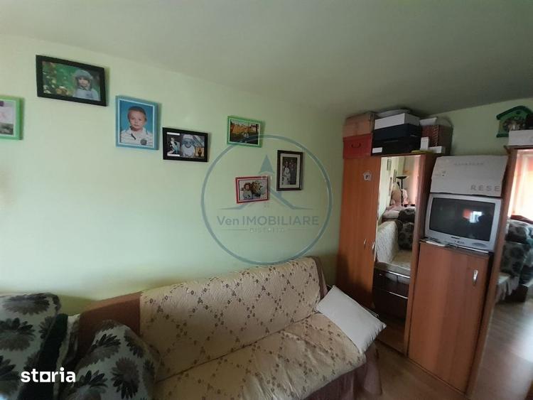 Apartament cu 3 camere semidecomandat, mobilat în Independenței