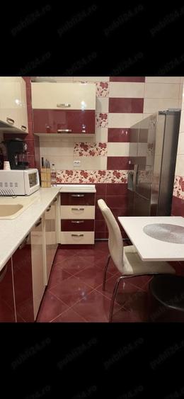 Apartament cu 3 camere semidecomandat în Metalurgiei