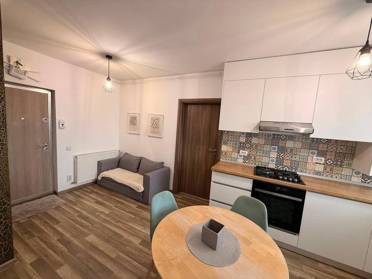 Apartament 2 camere semidecomandat zona Razoare - 2