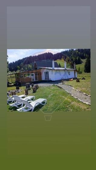 Casă individuală cu 6 camere cu Teren 37812 Mp în Dorna Candrenilor