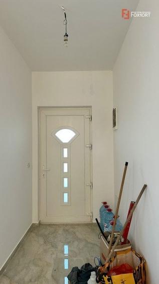 Duplex cu 5 camere cu Canalizare în Sânandrei